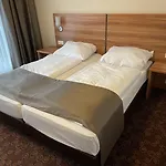 Schlangenbader Hof 3*