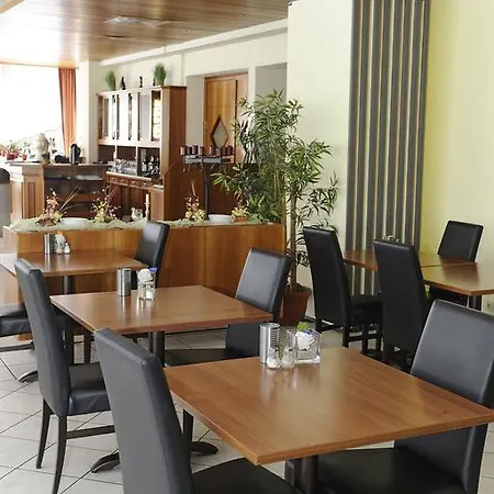 Schlangenbader Hof 3*