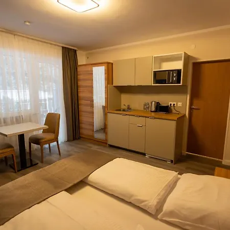 Hotel Schlangenbader Hof 3*