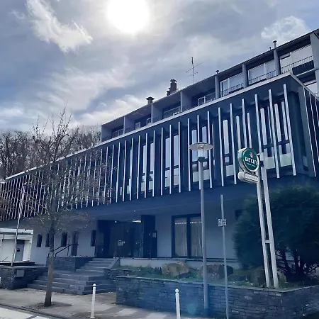 فندق Schlangenbader Hof سخلانغنباد