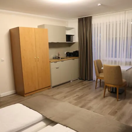 Schlangenbader Hof 3*