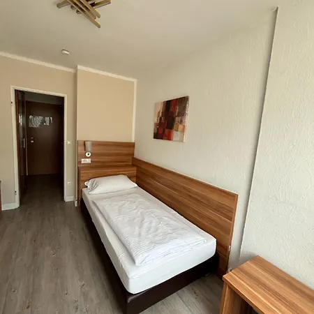 Schlangenbader Hof 3*