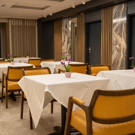 Hotel Schlangenbader Hof 3*