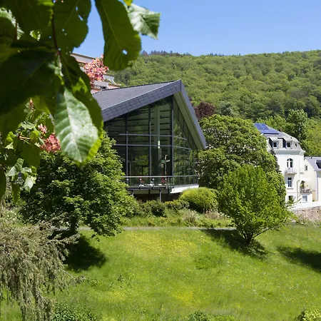 فندق Schlangenbader Hof سخلانغنباد