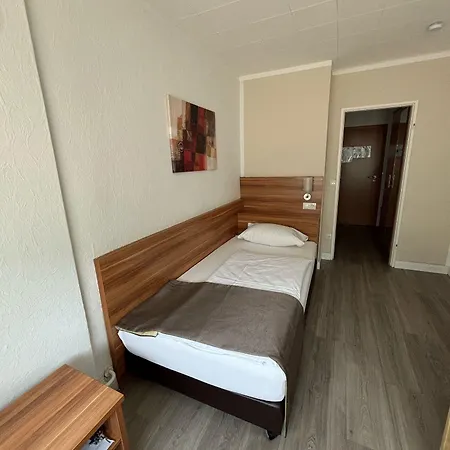 Hotel Schlangenbader Hof 3*