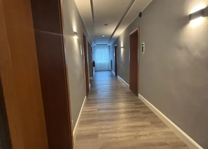 فندق Schlangenbader Hof سخلانغنباد